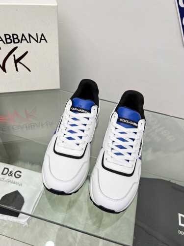 2024高端版本高质量原单品质 D0Lce & Gabbana 今年的主打款式 没有之一 超火超帅气的休闲鞋此款传承了d家一贯有点浮夸而不失时尚的风格 精湛的做