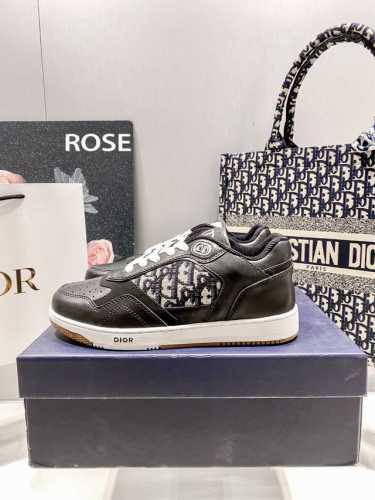 橙子出厂价P ，男码+10 Dior 迪奥 B27系列 运动鞋 滑板鞋 休闲鞋 情侣款 低帮# 这款运动鞋是该系列新品，延续经典款式。“Cd Icon”造型的鞋