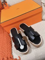 出厂价 Hermes 爱马仕 Eze 30 凉鞋系列 时尚又百搭 超级舒服 每个细节都做到极致 原版swift小牛皮 麂皮 原版1:1独家私模鞋面 原版私模真皮