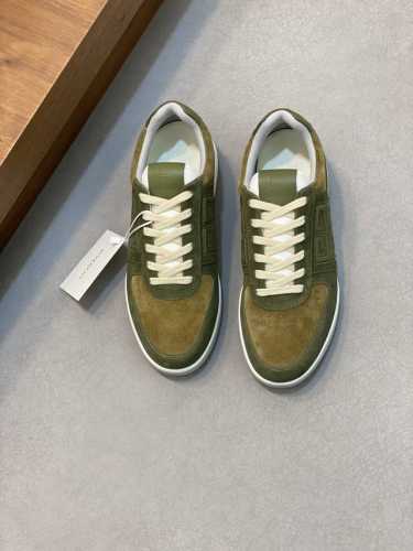 givench* 纪梵希；高版本。 专柜同步发售，鞋面采用原版牛皮。原版水染牛皮内里 奢侈用料， 凸显高端 贵气 档次 做工考究鞋底：原厂特供原版大底，实物拍摄