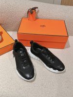 工厂价 爱马仕 Hermes 2024春夏经典情侣款 Bouncing 休闲系带百搭运动鞋 H家厚底时尚风格拼色跑鞋 材质：鞋面进口小牛皮拼接进口羊猄皮+水染羊