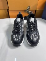 出厂价 Do Cd新品高帮运动休闲鞋 超有温度的冬季单品！鞋底是d家经典运动鞋底，上脚超舒服有一定厚度的增高效果，但又不会显得厚重，一切都拿捏得刚刚好 38-4