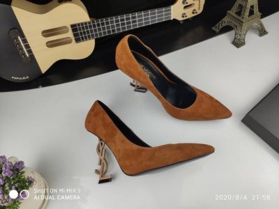 真皮底 最新款顶级版本 Saint Laurent YSL 圣罗兰logo跟高跟单鞋今年必定俘虏无数美女的一款 后带完美的露肤度更显得白显瘦，经典时尚百搭款 低