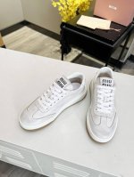 冲量价:P310 2024【Miu Miu】早春新款运动鞋火爆上新 早春穿搭必备单品 软糯的进口牛皮内里搭配缪缪女孩♀专属牛皮面料加上擦色工艺 展现做旧质感 超
