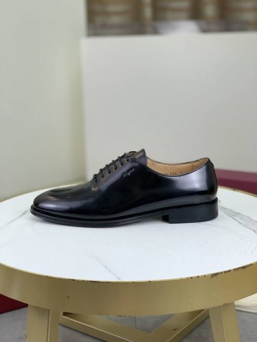工厂价 顶级品质 真皮大底系列 Salvatore Ferragamo 菲拉格慕商务皮鞋，1:1顶级代购品质，鞋面进口精选原版开边珠小牛皮，内里垫脚均用进口原版