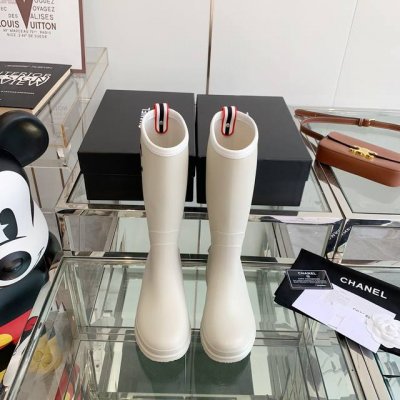 CHANEL雨靴新色 22FW 走秀最新发布仿佛真的走进了城堡开始期待着秋冬很好看，舒服又轻便 真的推荐码数:35-40