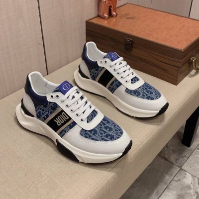 新款: 厂价: 迪奥dior* 最新爆款休闲鞋，顶端品牌奢侈～代购，顶级～质量 鞋面選用进口透气牛皮搭配材质透气羊皮里 精细做工 原版个性时尚柔软橡膠耐磨防滑大