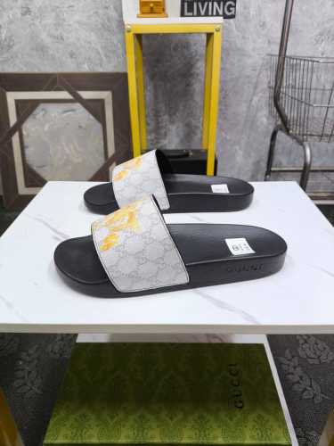 实价 情侣款 GUCCI-古奇 百搭休闲拖鞋，进口原版材质，羊皮内里 高档舒适，原版大底轻盈耐磨！纯手工制作，细节决定品质！37-44 35.36.46.47定