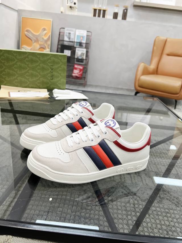 p600 G 顶级代购 古 炸街男神爆款超级完美官网新品，专柜同步发售原厂配置，意大利进口牛皮面料，高品质压花拼接复杂工艺完美复刻，舒适柔软牛皮内里鞋底：原厂特