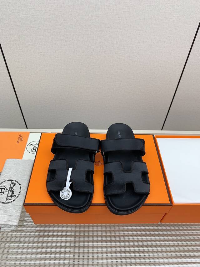 女款330男款340（高版本） H家 2022秋冬新款 Herme*S最近火到不行的情侣款二舅鞋- 凉鞋,搭配各种彩色袜子，潮爆了 鞋面：进口防水真丝布面 内里