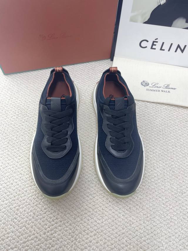 loropiana/诺悠翩雅 410 Lp Walk Wish 男士运动鞋 这款运动鞋以现代视角重新定义标志性360 Lp，采用全新外形和更宽大的廓形设计，营造