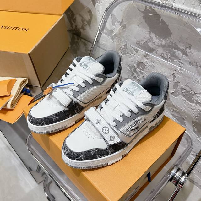 590 情侣码# 顶级代购版本 Lv Trainer "情侣限定系列休闲运动篮球鞋 颜值担当 上脚帅炸，每个颜色都是巨巨巨好看！潮人必备单品 原版订制压纹粒面小