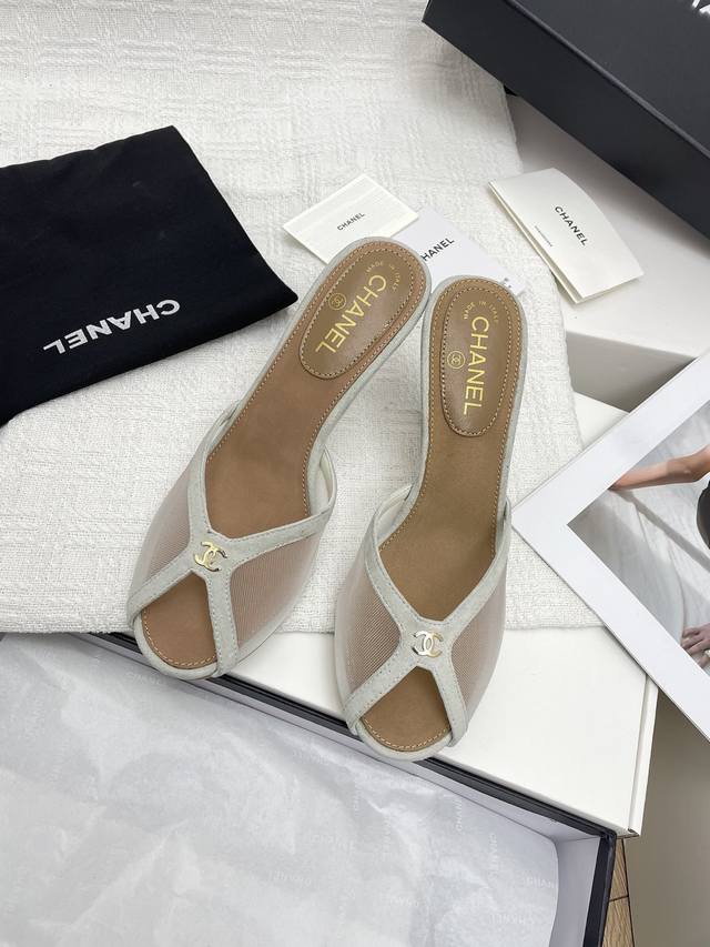 360顶级版本Chanel小香2025新品高跟拖鞋 市场最高版～～～同原版1：1复制！非市场普通版本。 面料：网面 跟高：8.5Cm 大底：意大利真皮大底 码数
