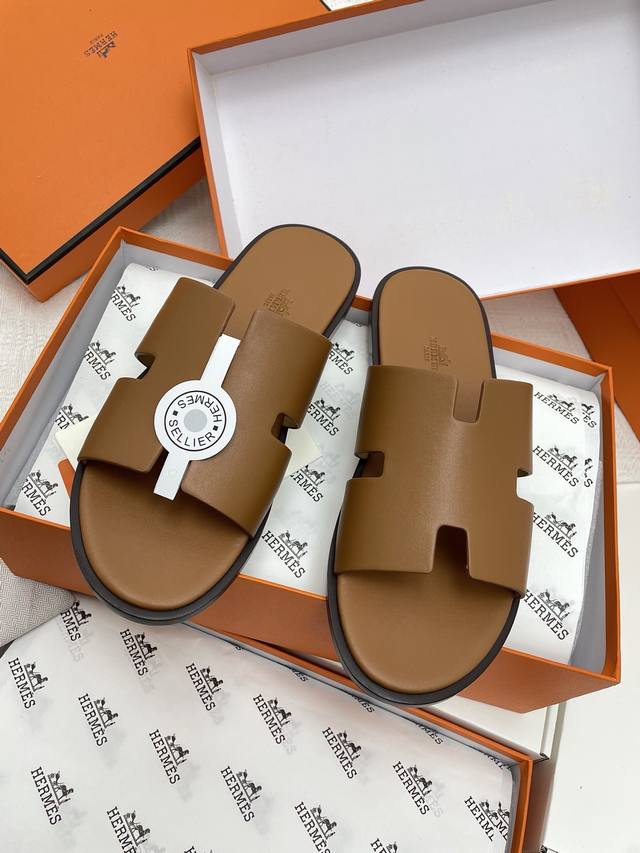 400 顶级版本Hermes/爱马仕 官网同步，经典永流传，男神必备品！专柜同款工字拖 高品质潮男拖鞋 出门套脚方便 ，工艺精致，里外全皮市场高端出品，头层小牛