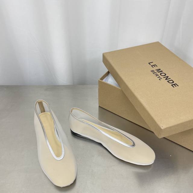 高品质P310 le Mon*E Bery*新款网纱平底单鞋凉鞋！ 鞋面采用高密度网纱 衬里垫脚羊皮 意大利进口加厚真皮大底 码数:35-40（40定做不退换)