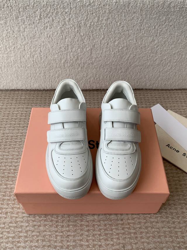 p420Acne Studios X 姆明 联名款 最新爆款 笑脸 魔术贴 小白鞋 厚底 休闲 运动鞋 原版购入开发 做货 此款魔术贴运动鞋从上世纪八十年代网球