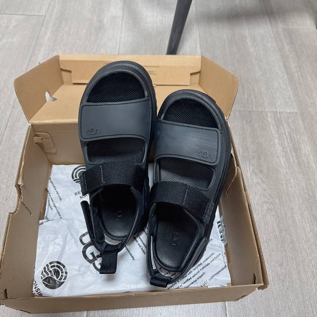 P270 Ugg2024官网最新推出的炫金魔术贴凉款炫金凉鞋，多巴胺色系，活力感拉满，真嘟超级少女~一眼沦陷，Eva大底，脚感软糯舒适，百搭，秒变大长腿，夏日必