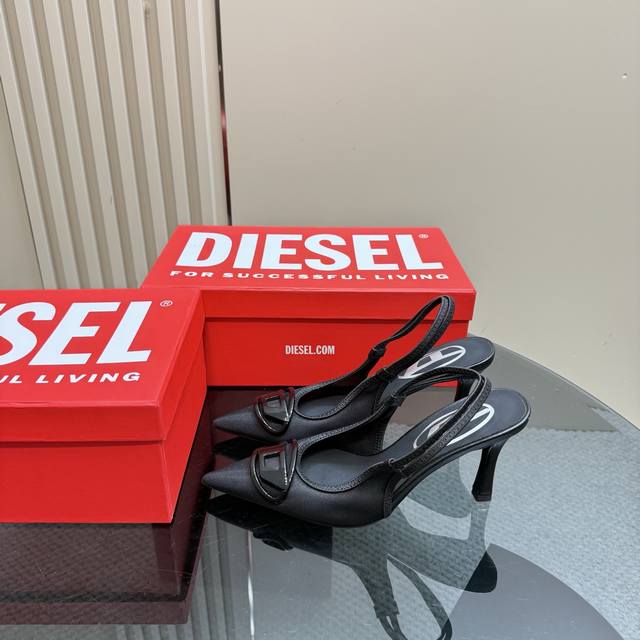 最高版出厂400 diesel不仅是时尚服饰品牌 它更代表一种生活方式 2024年春夏新品Diesel后弹力尖头高跟鞋 f/W23最性感鞋子大奖颁给Diesel