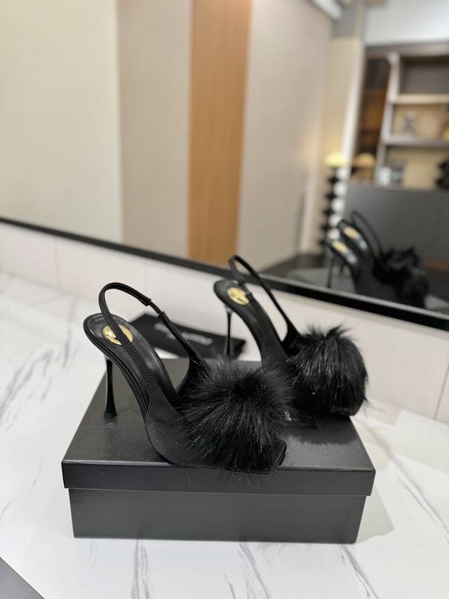 出厂价：P460Yves Saint Laurent 圣罗兰Amber系列 凉鞋水貂毛 真正原版拆卸 鞋面全部定制级别材质，进口混种羊皮/ 水貂毛 内里/垫脚采