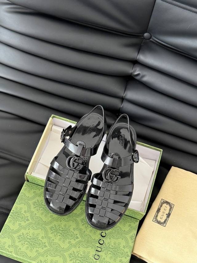 170 ， Size:35-44（最新版Tpu版本 几百吨机台实际制作 区别市场其他任何低版本没有留痕） gg 25Ss春夏最新款 双G果冻凉鞋 专柜购买原版