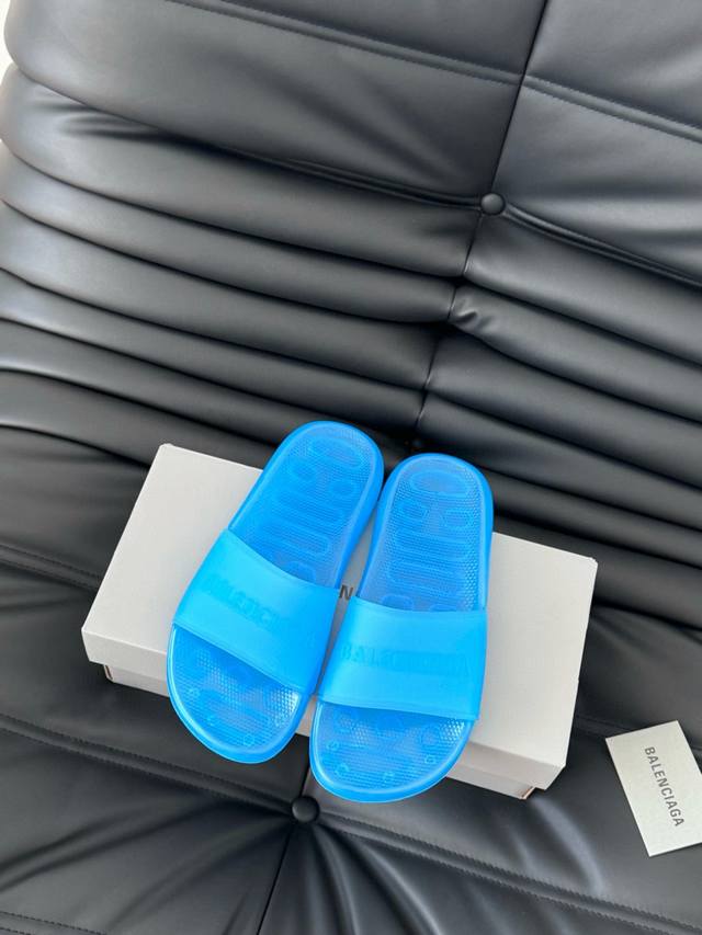 200，有量有价 情侣款Size:35-46 balenciage 巴黎世家 Pool Crocs 合作款厚底拖 原版1:1还原，气垫鞋底，舒适度满满，所有鞋面