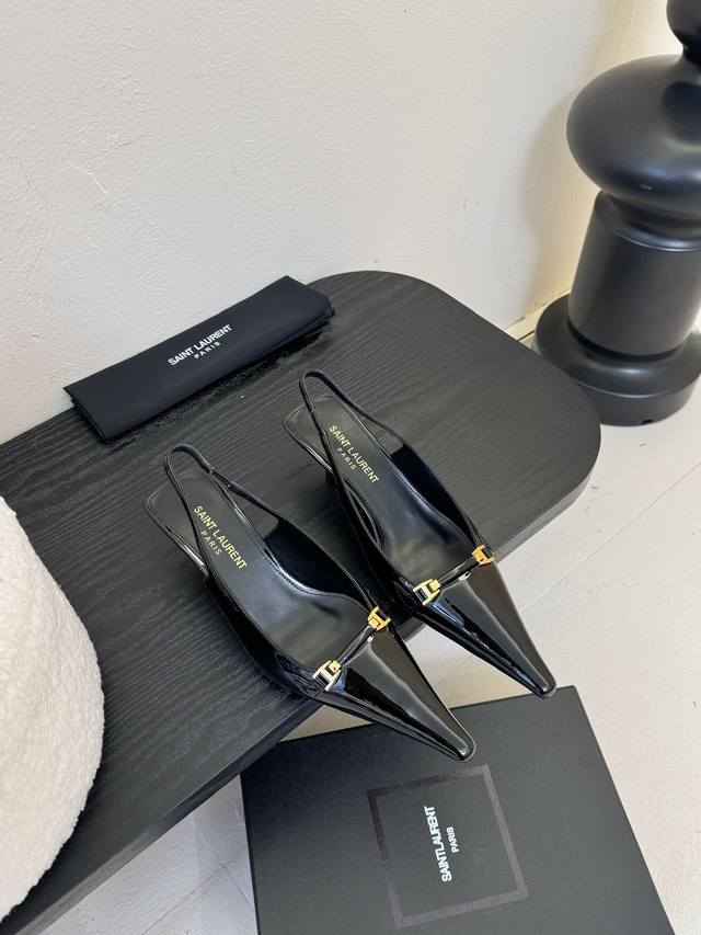 360 独家爆品 Saint Lauren* 小金条高跟鞋 依日延续以往的高级和优雅Ysl 小金条鞋跟真的太好看啦！ Saint Laurent 方形尖头露跟高