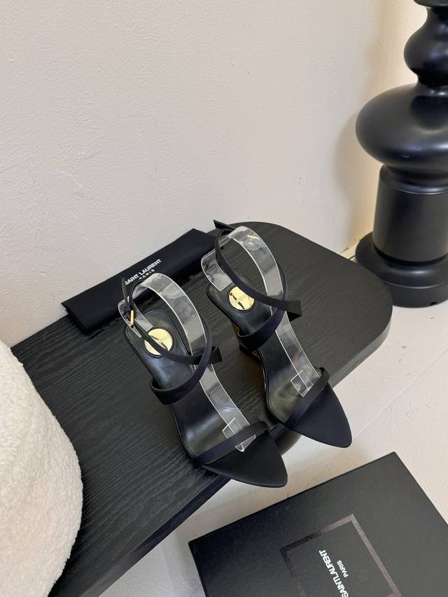 350 saint Laurent / 圣罗兰Lee金属钻链条尖头高跟鞋Ysl姐姐的美丽尤物高跟鞋 又是人间圣罗兰 Rose同款的高跟鞋化很好修饰脚型，奢华金属