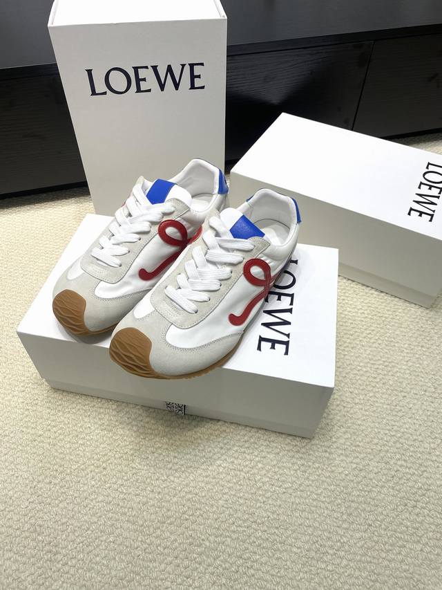 出厂价：顶级版本 380 扣子20 size: 35-43 (44定做不退不换) Loewe罗意威二代Ballet Runner升级2.0给足界一些震撼，202