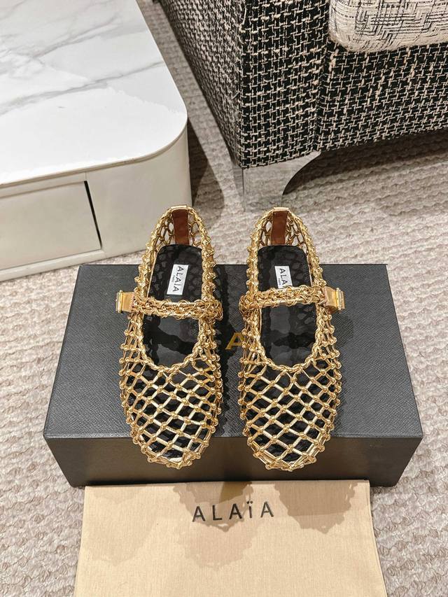 440 alaia 阿莱亚 25/ 春夏 最新 镂空编织鞋 巴黎时装界以及全世界都享有盛誉维多利亚贝克汉姆，米歇尔奥巴马，Ladygaga ,麦当娜, 都是Al