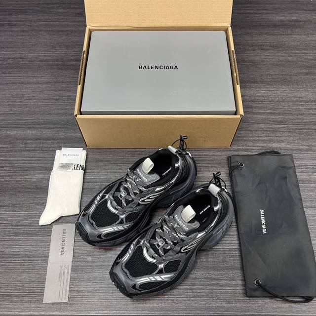 660 纯原版本Balenciaga巴黎世家 6Xl 圆头系带 低帮 老爹鞋黑色。重工打造 所有配件均通过定做出产正品裁片 正确字体电绣 粗细、位置、大小正确