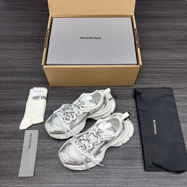 590 顶级版本 Balenciaga Phantom Sneaker 巴黎世家全新做旧 #3Xl 白银网纱十代潮流跑鞋。 在延续 Track Trainer