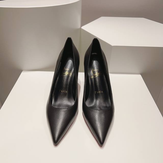 顶级版 原版盒P380 christian Louboutin | 2023S原版做货重工Cl红底春夏Condora女士香蕉跟单鞋～ 鞋面：Condors便鞋采