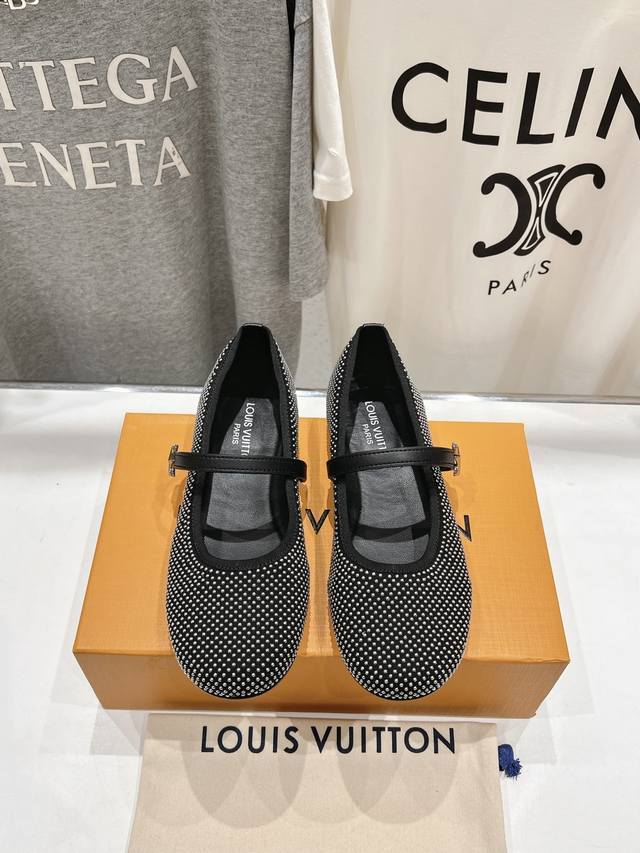 高版本出厂440 Louis Vuitton Ss25 New Arrival Lv驴牌春夏系列玛丽珍平底鞋单鞋新品 简约精致，高级感满满，尽显优雅气质～上脚超