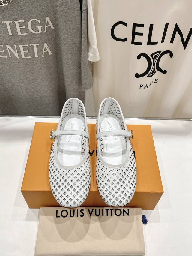 高版本出厂420 Louis Vuitton Ss25 New Arrival Lv驴牌春夏系列玛丽珍平底鞋单鞋新品 简约精致，高级感满满，尽显优雅气质～上脚超