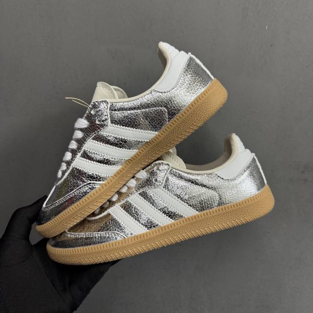 270 档口现货 （新颜色） 德训鞋 Originals Samba Og Shoes 经典运动鞋小银鞋「T头鞋」男女鞋 彰显休闲摩登风情的时尚经典鞋。它诞生于