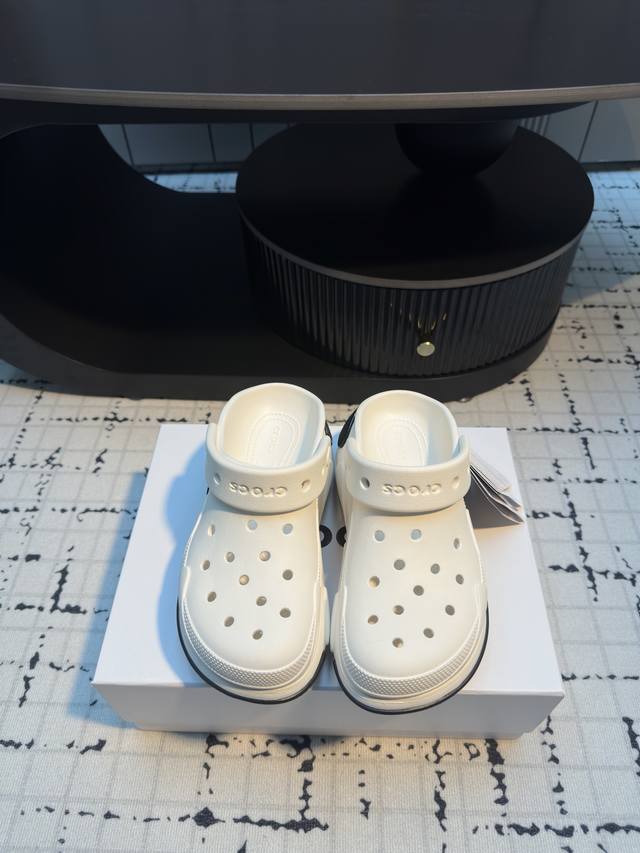 crocs·卡骆驰 2025Ss新款 Classic Clog系列泡芙款厚底洞洞鞋户外休闲凉鞋半拖鞋沙滩鞋 顶级版本原版购入开发做货 美国休闲鞋履品牌卡骆驰Cr