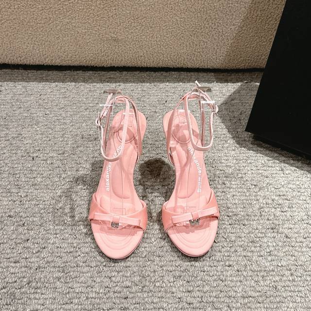 p：360，代购级别！ alexander Wang亚历山大王高跟鞋女士奢侈品Alexande* Wang原版1:1的材料，凹凸感带按摩的鞋垫配上注胶 Logo