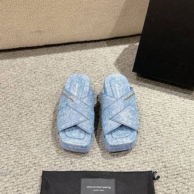 p：350，代购级别！ alexander Wang亚历山大王高跟鞋女士奢侈品Alexande* Wang原版1:1的材料，凹凸感带按摩的鞋垫配上注胶 Logo