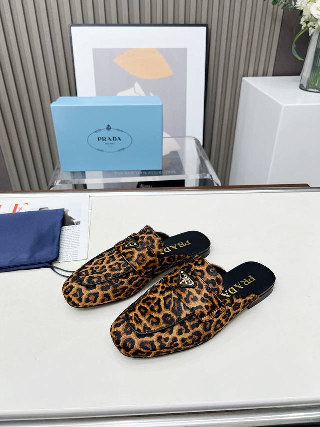 330市场顶级版2670Ss Prada普拉达三角标 顶级品质 集优雅知性复古可爱于一身 鞋面：马毛牛皮 内里：牛皮里 原版 意大利真皮大底 size：35-4