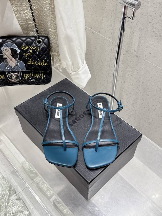 350 jilsander夏季凉鞋新品 正品购入开发、完美复刻一比一做法、经典的线条设计、炒鸡百搭的一款弹力靴 网红博主小姐姐们的挚爱，社交平台的各种夸赞，人气
