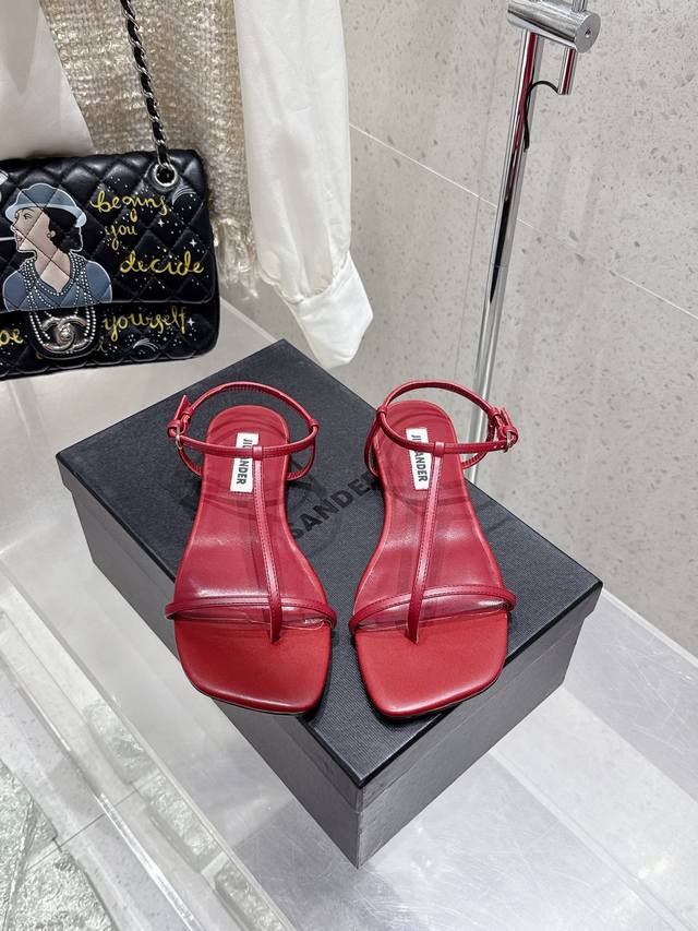 350 jilsander夏季凉鞋新品 正品购入开发、完美复刻一比一做法、经典的线条设计、炒鸡百搭的一款弹力靴 网红博主小姐姐们的挚爱，社交平台的各种夸赞，人气