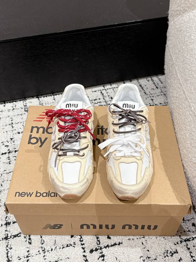 420 miumiu X New Balance 25/ 早春新款 联名走秀款 休闲 运动鞋 超级无敌大热门，无论你如何穿搭请都不要放过这一双530系列的运动鞋