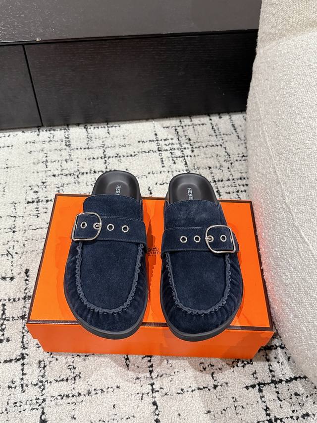 350 #情侣款 hermes 爱马仕 25/春夏最新 呆萌 穆勒半拖 勃肯包头 拖鞋 夏天真的太需要百搭拖鞋了，怎么搭配都好看，随意且高级的感觉 舒适度也很棒