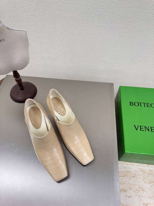 bv 女士 Lewis 高跟鞋 原版复刻 bottega Venet* 跟高 7.5Cm 独家开模 p470 对标对版 原版一致 请对比官图 原版材质 对版 一