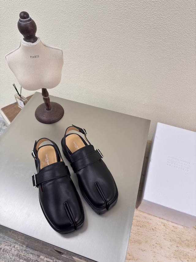 厚底复古 分趾拖鞋 Mm6 Maison Margiela P420 黑色小牛皮 面料 水染牛皮内里 原版发泡 组合大底 大热时尚风格 黑色小牛皮 Mm6 Ma