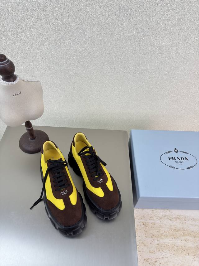 男女款 经典厚底 绑带系列 prada P390 男款10 搭配三角标 Logo 的设计和简约的线条 很有格调 简单纯粹得色调 原版开模 舒适炸街 ——————