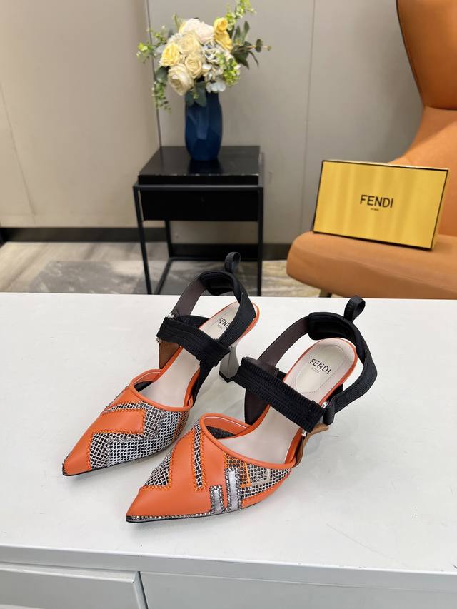 35-40（41、42定做） 跟高 8.5（5.5定做） 真皮大底 p350