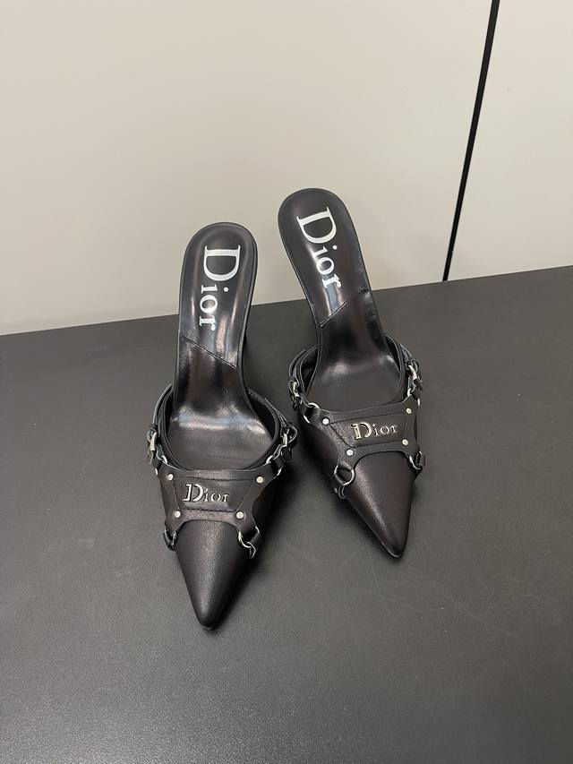 p390迪奥Dior 2024早春新款 尖头慕勒拖女凉鞋 明星同款Cd字母Logo高跟凉鞋 市面顶级高端版本 材质：鞋面采用进口混种羊皮 内里：水染羊皮里+羊皮