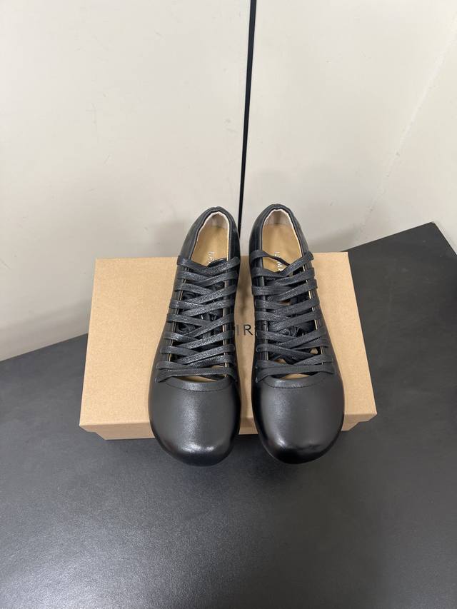 平底P400 高跟P420 Lemaire 25Ss绑带单鞋 来自法国巴黎 设计师品牌 女鞋 头层牛皮 真皮包跟 档次满满 平底 绑带单鞋 两穿 黑色 绑带设计