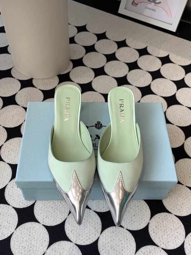 360 Prada 25Ss新款穆勒鞋 真丝尖头 真丝材质搭配Tpu穆勒系列春夏单鞋凉鞋 意大利真皮大底 跟高4Cm 专柜购买原版 正品一比一开发 所有细节 材